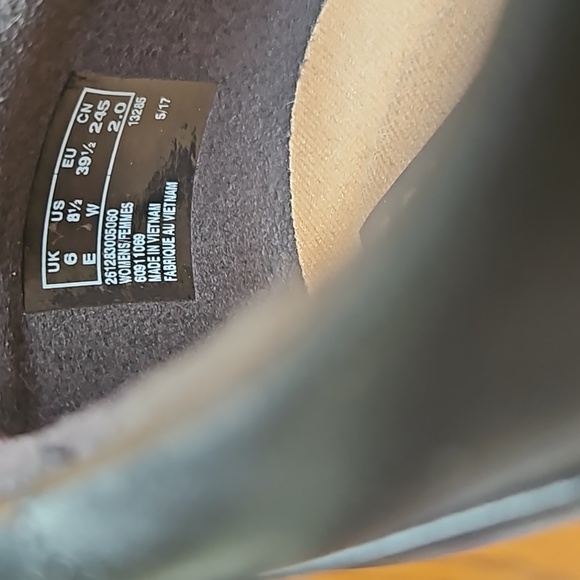 Clark's Everlay Dixie Loafers - Picture 7 of 11